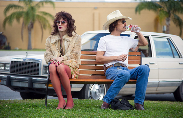 Still of Jared Leto and Paul McCartney sitting on a bench in the movie Dallas Buyer's Club.