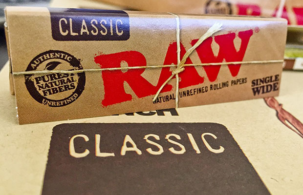 Package of Classic Raw Rolling Papers