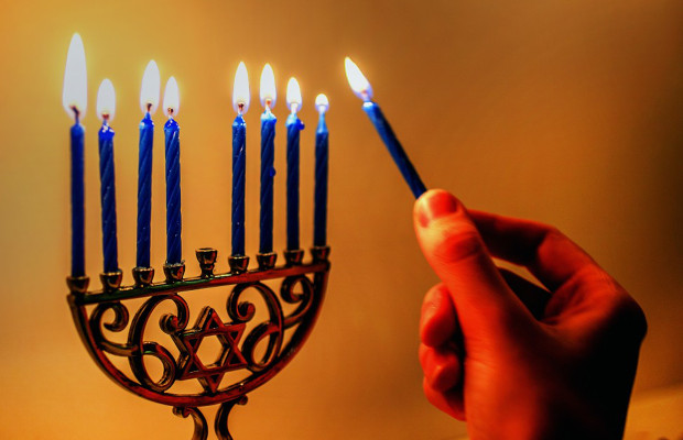 When does Chanukah actually start? Even Jewish people don't know most of the time, that's because it's based on a lunar calendar, which doesn't align with the Gregorian calendar used in the Western world. Also I think it just randomly gets shifted to be closer to Christmas…