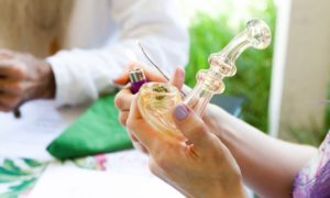 Smoking A Bowl of High-THC Flower Might Be Best For Combatting Pain